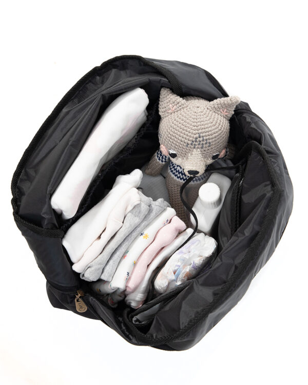 MOCHILA GABARDINA VERDE MILITAR HAPPY LITTLE MOMENTS - Imagen 3